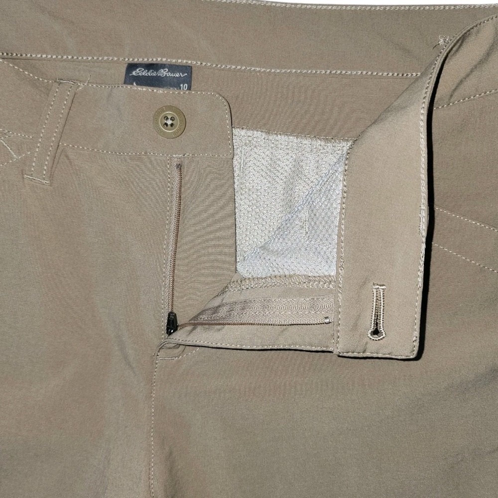 Eddie Bauer Shorts Womens 10 Tan Outdoor Hiking Pockets Active Neutral Travel - Picture 2 of 6